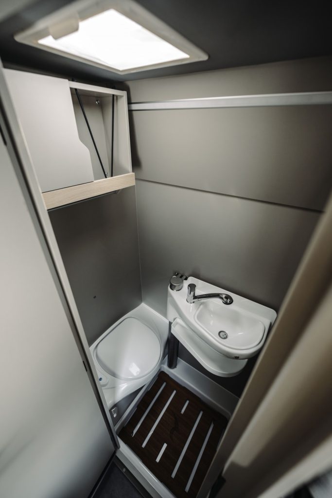 Robeta Womondo / A