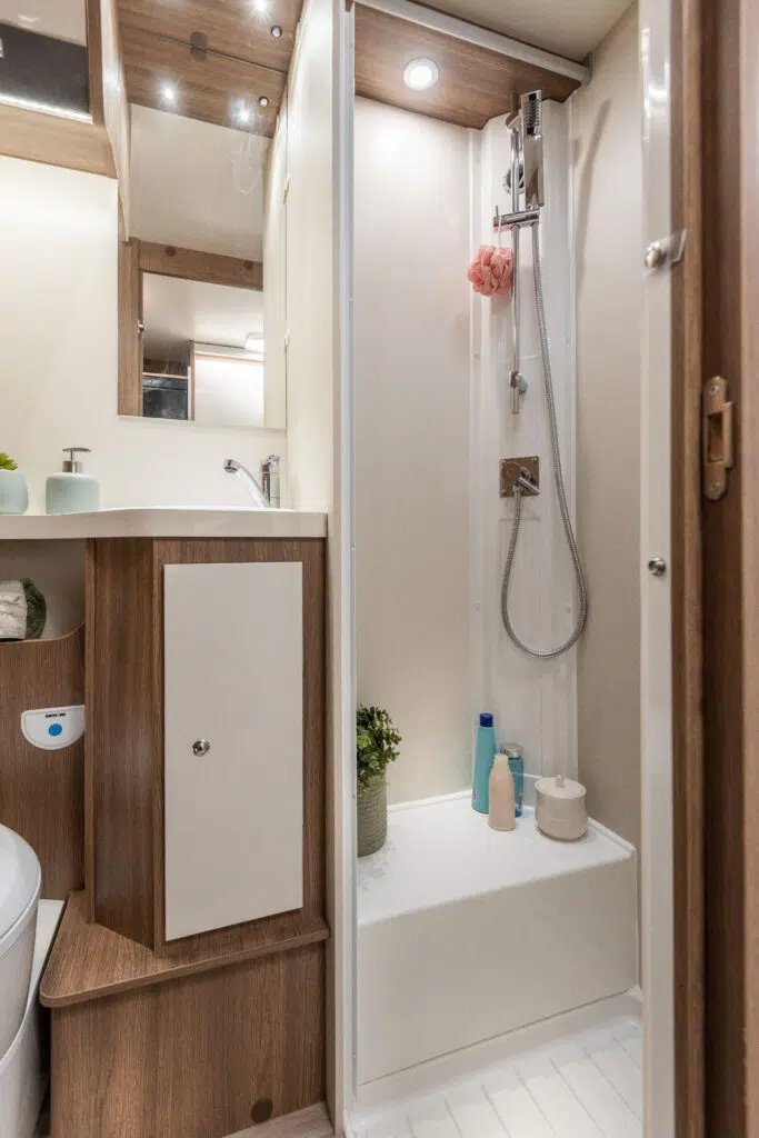Alquiler 6 plazas Elnagh Baron 20 / G en Madrid