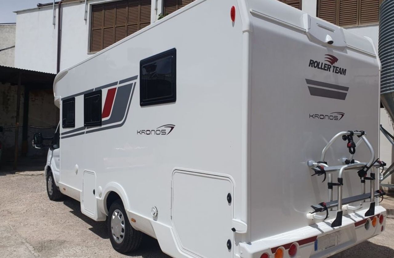 Alquiler 5 plazas Roller Team Kronos 265TL en Jaén