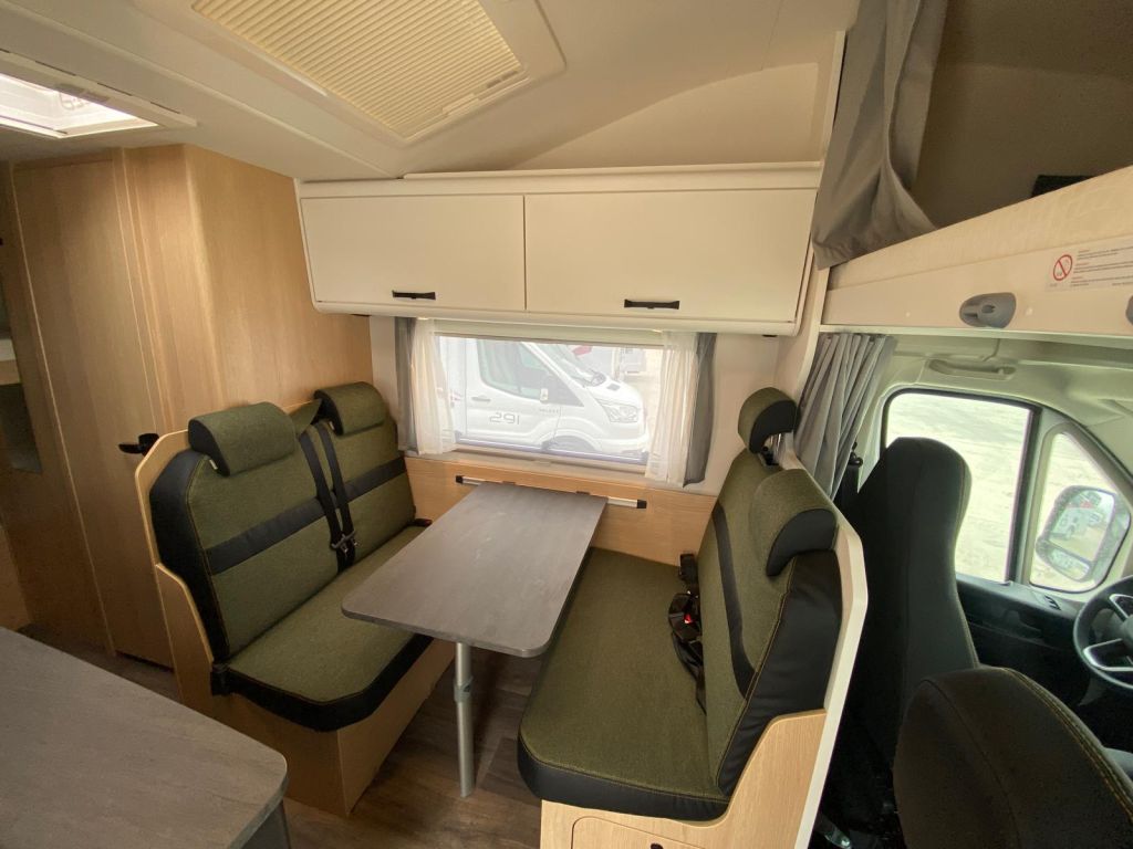 Alquiler 6 plazas Sunlight A68 en Alicante