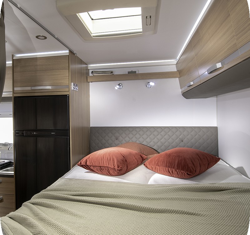Alquiler 6 plazas Adria Coral XL 600 DP / I en Barcelona
