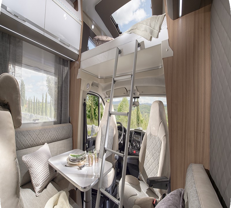 Alquiler 6 plazas Adria Coral XL 600 DP / I en Barcelona