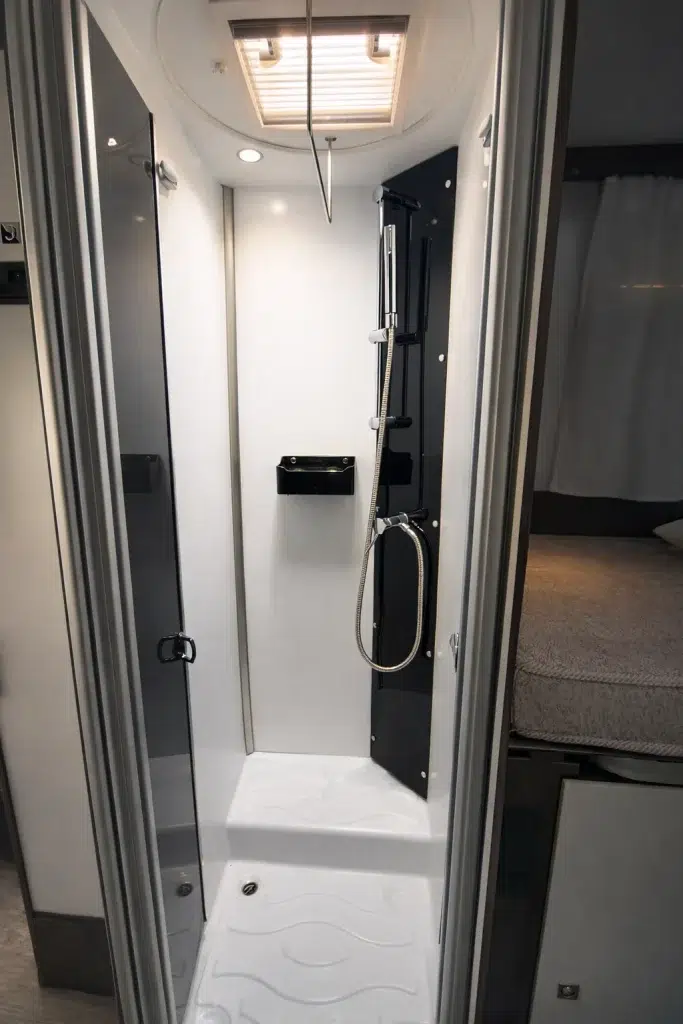 ducha-campervan-BAPdOtdu