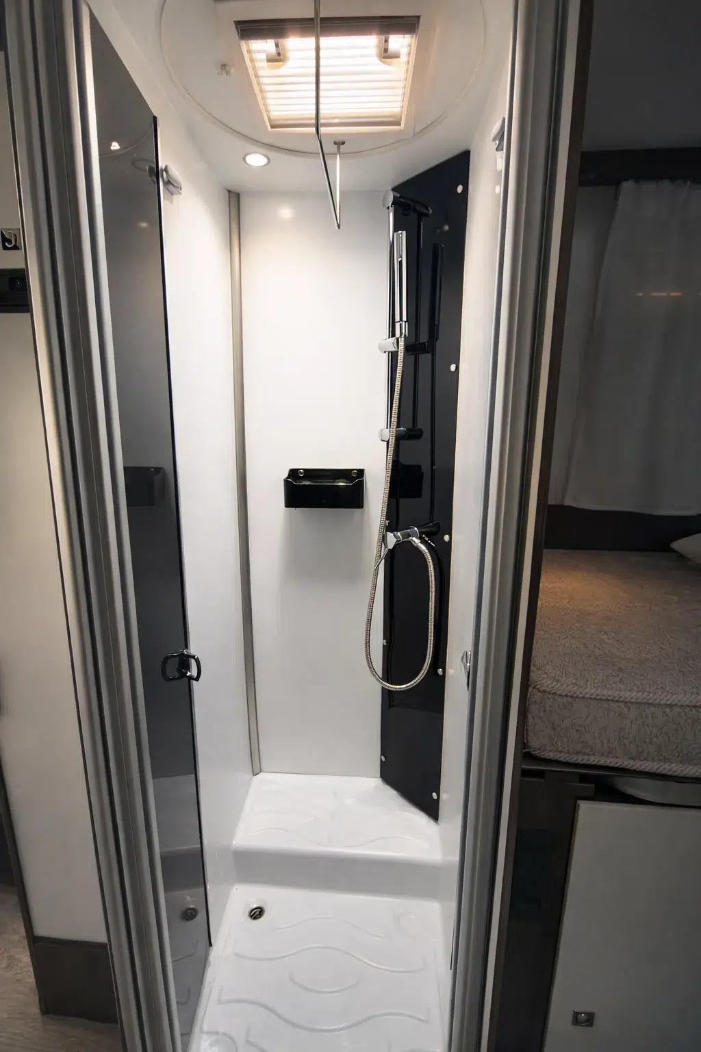 ducha-campervan-BAPdOtdu