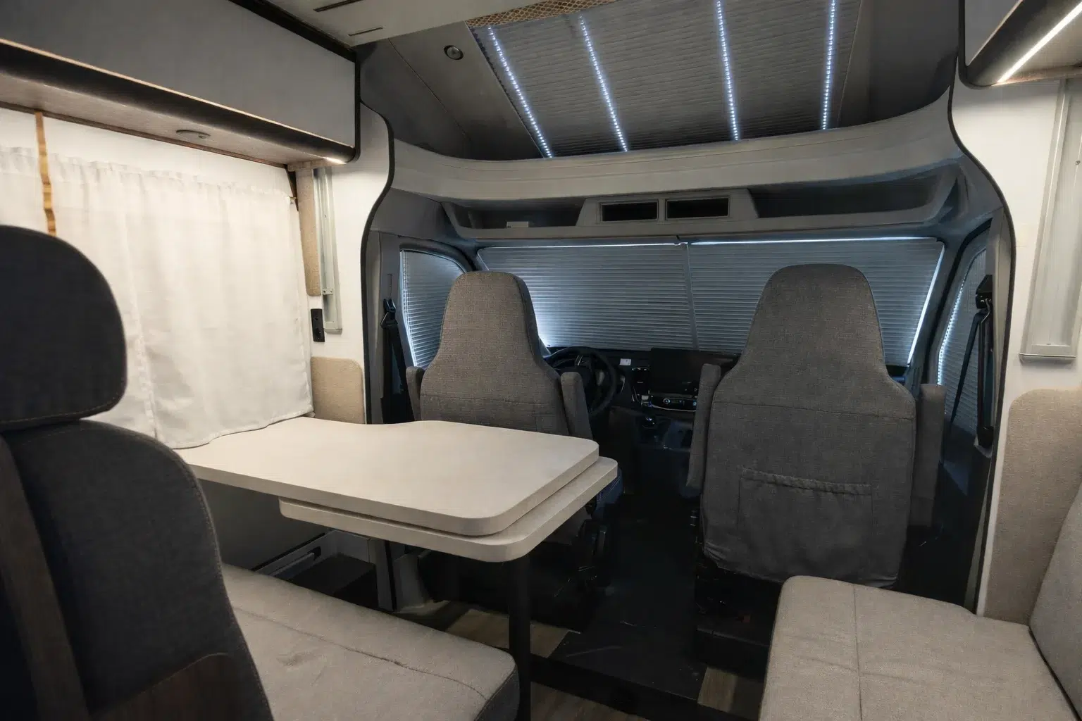 noche-campervan-oCBBoVut