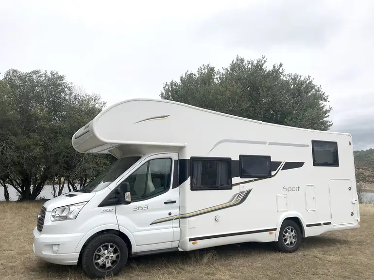Alquiler 5 plazas Benimar Sport 363 en Valdemoro