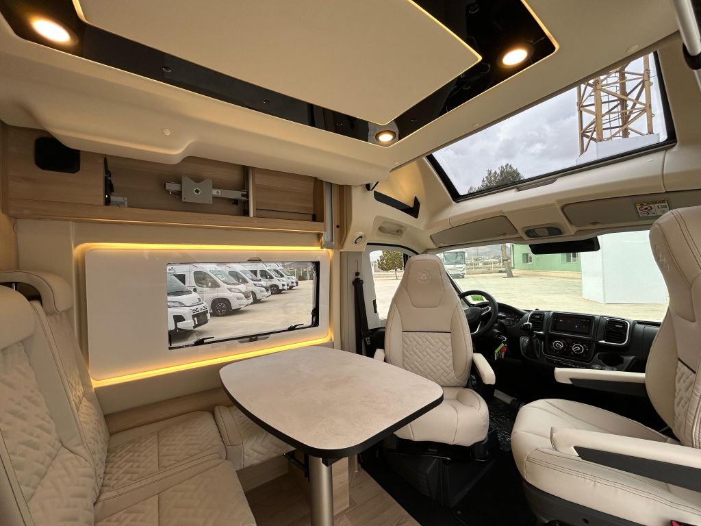 Alquiler 4 plazas Dreamer Camper Van XL en Alicante