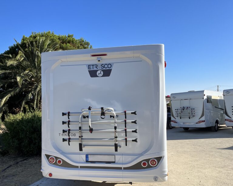 Alquiler 4 plazas Etrusco T6900 DB en Málaga