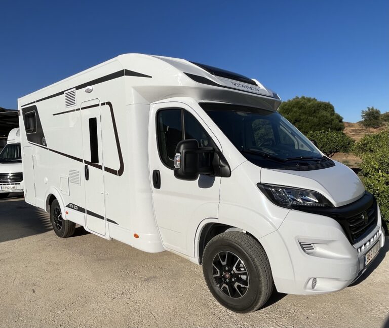 Alquiler 4 plazas Etrusco T6900 DB en Málaga