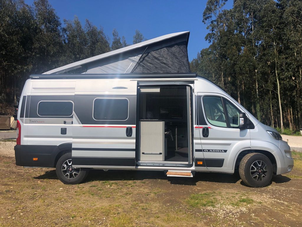 Alquiler de autocaravanas y campers en España con Booking Caravaning