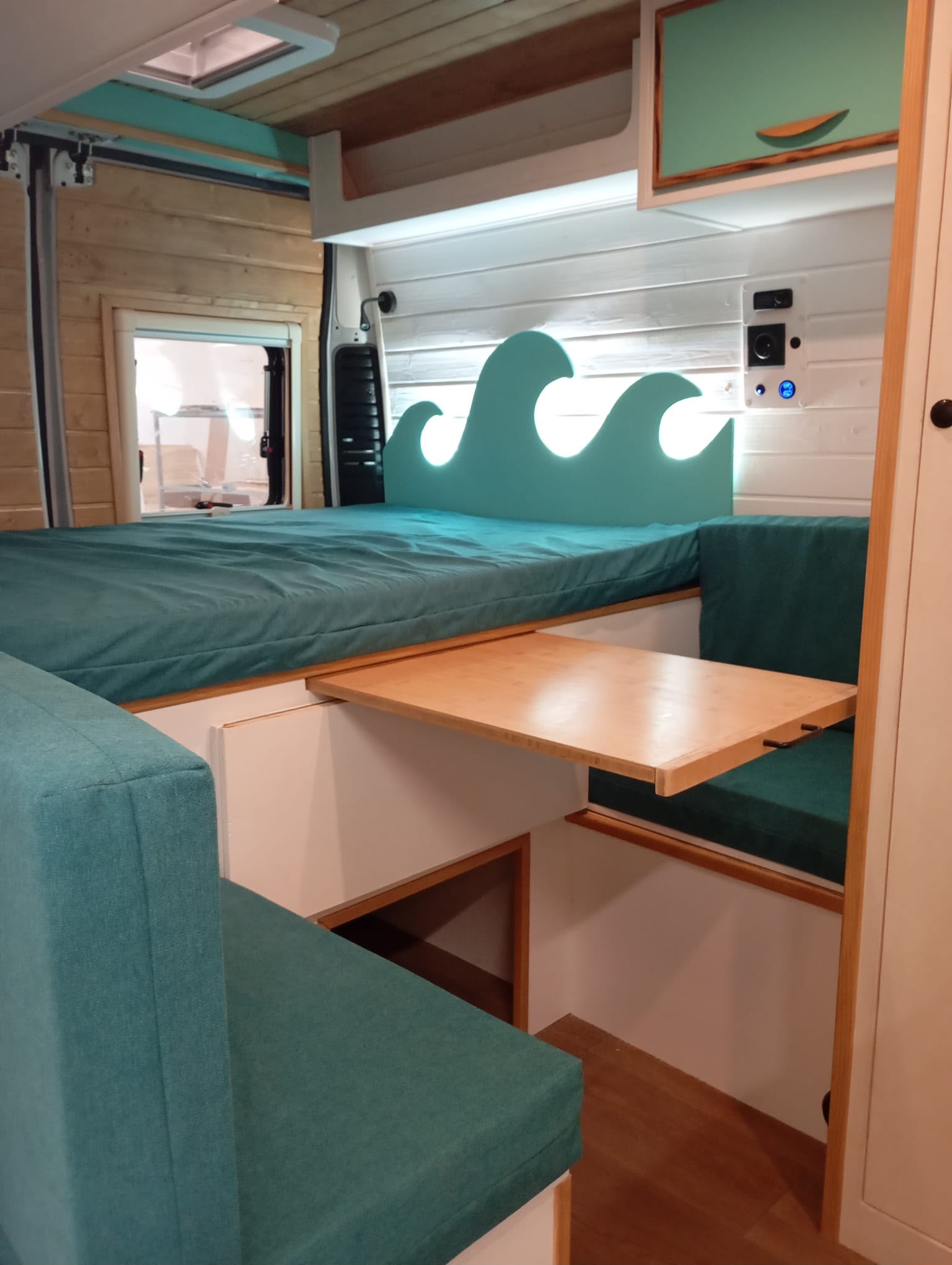 Alquiler 3 plazas Camper FeelFree en Valencia