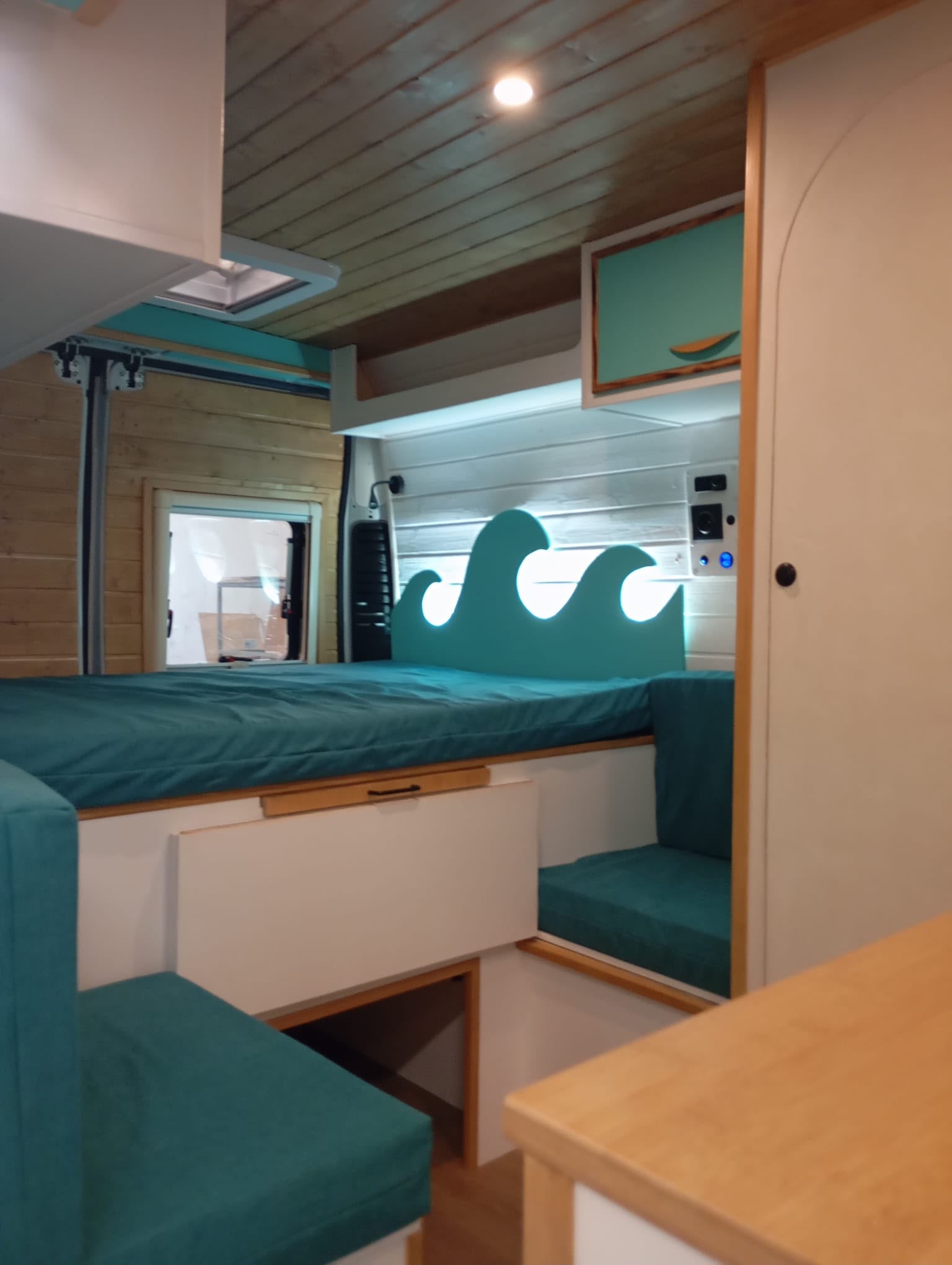 Alquiler 3 plazas Camper FeelFree en Valencia
