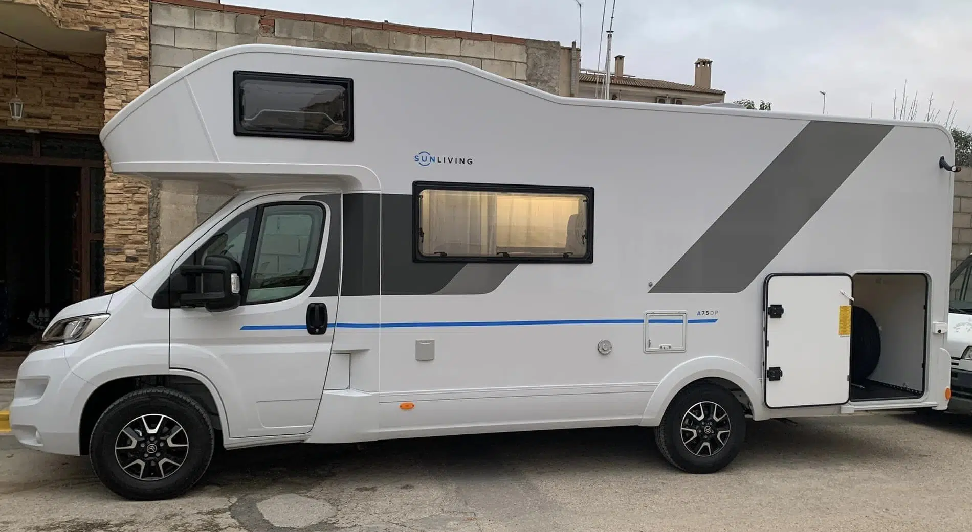 Alquiler 6 plazas Sunlight A75 DP en Albacete