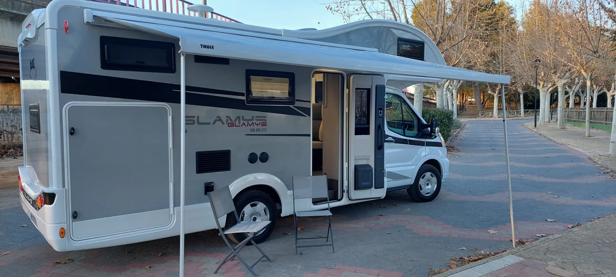 Alquiler 6 plazas Mc Louis Glamys 320 en Albacete