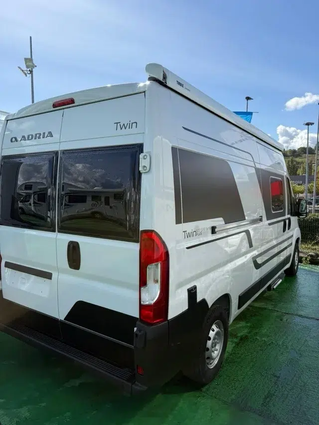 Alquiler 4 plazas Adria Twin Plus en Cantabria