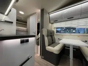 McLouis-Glamys-320-interior-alcala-camper-1 (2)