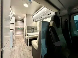 McLouis-Glamys-320-interior-alcala-camper-2 (1)