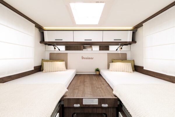 Alquiler 5 plazas Benimar Tessoro 463 UP en Sevilla
