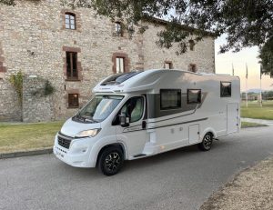 autocaravaningbarcelona-autocaravana-exterior-2-605×465