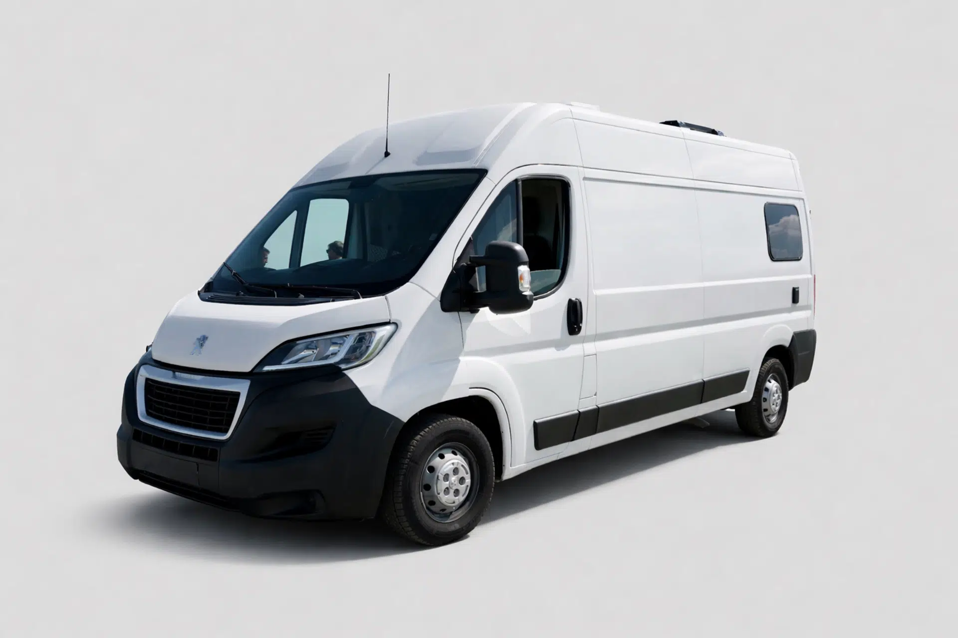 Alquiler 4 plazas CamperVan Cine en Cantabria