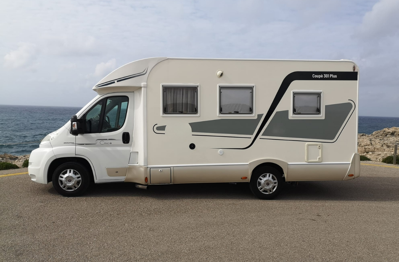 Alquiler Rimor XGO Coupé 301 Plus en Menorca