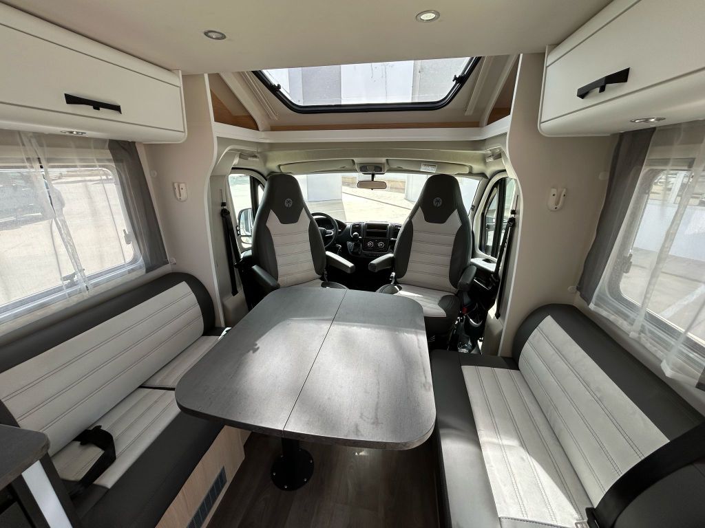 Alquiler 4 plazas Sunlight T69 LC Adventure Edition en Castellón