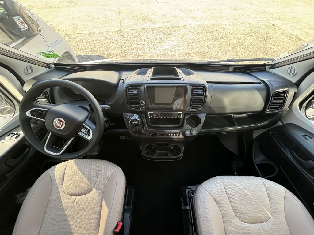 DREAMER Camper Van XL Limited (10)