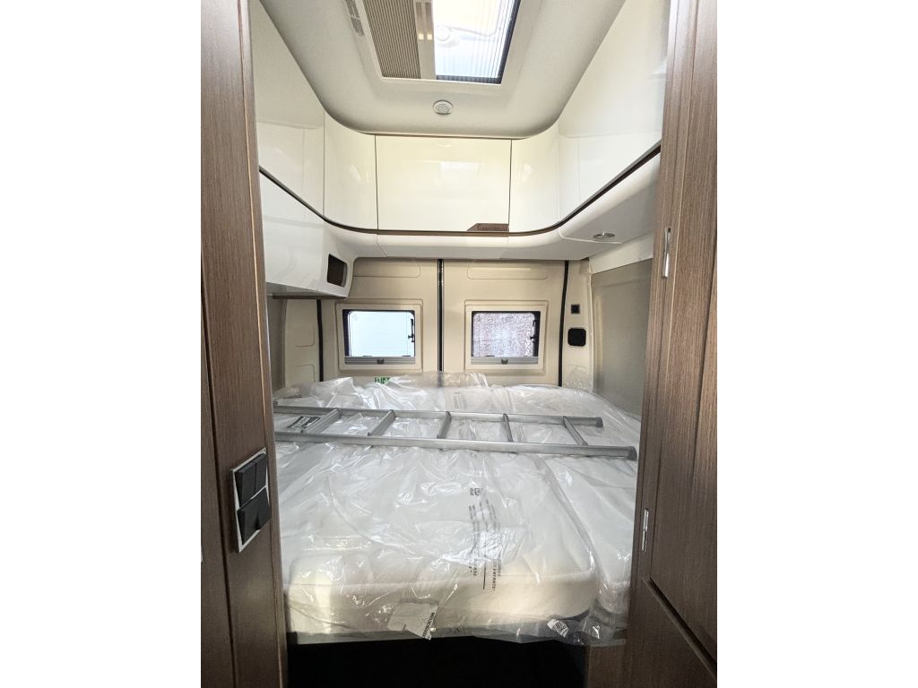 DREAMER Camper Van XL Limited (3)
