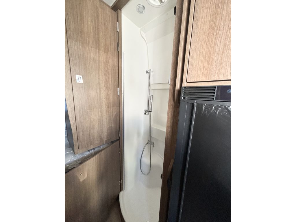 DREAMER Camper Van XL Limited (4)