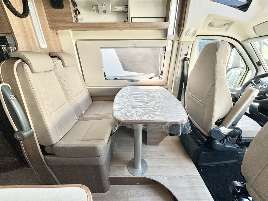 DREAMER Camper Van XL Limited (6)