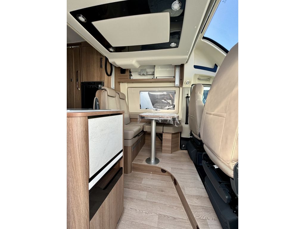 DREAMER Camper Van XL Limited (8)