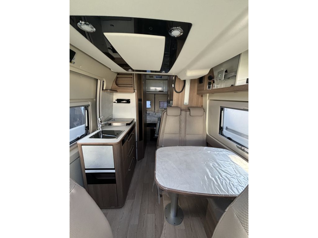 DREAMER Camper Van XL Limited (9)