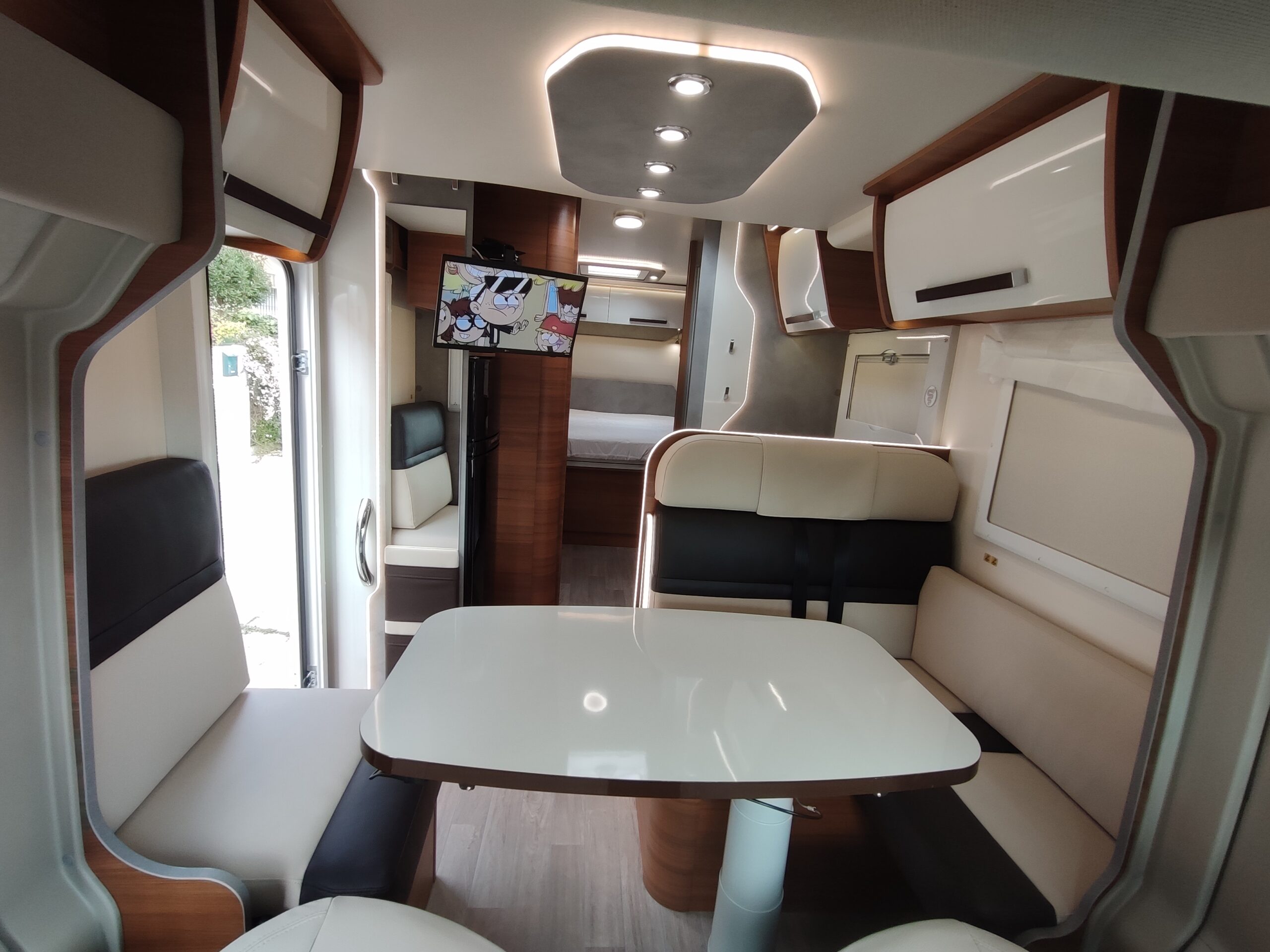 Alquiler 5 plazas Elnagh Baron 579 en Sevilla