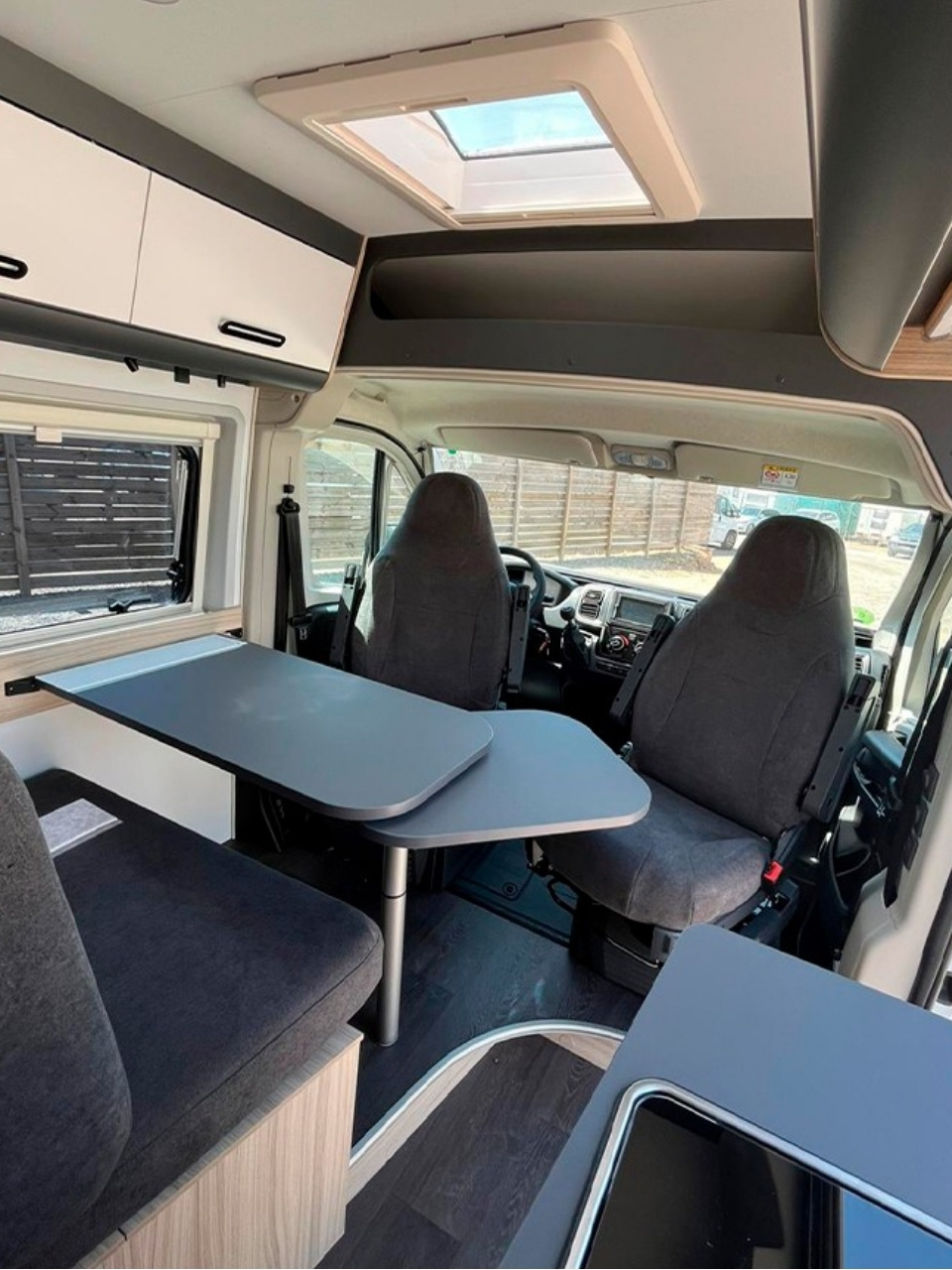 Alquiler 4 plazas Sun Living V 65GX / AN en Barcelona