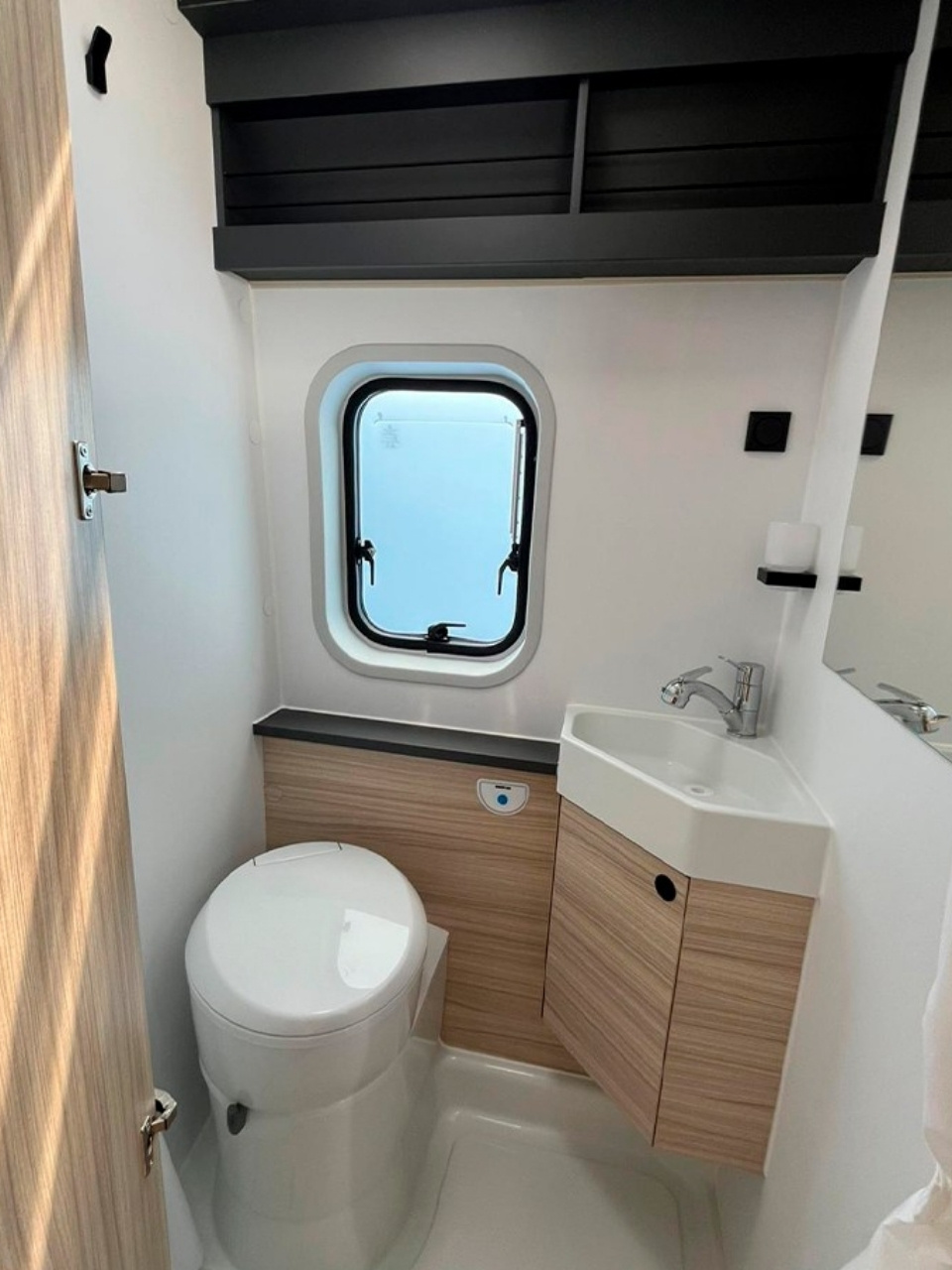 Alquiler 4 plazas Sun Living V 65GX / AN en Barcelona