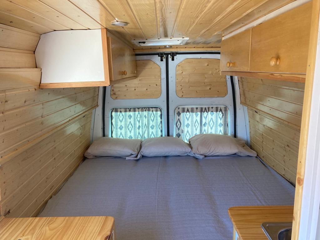Alquiler 2 plazas CamperVan L3/H2 Azul en Mallorca
