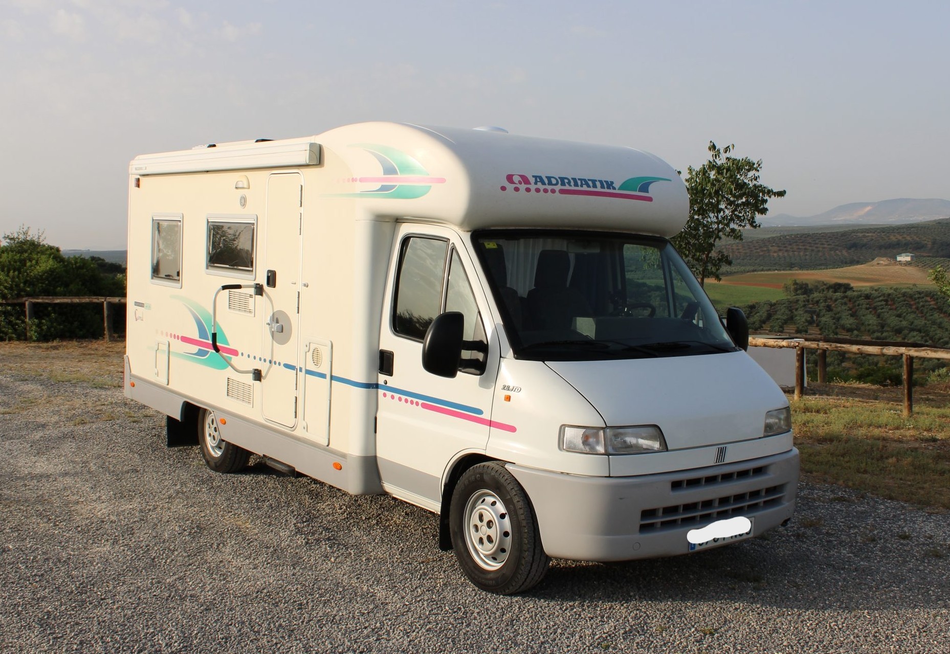 Alquiler 6 plazas Adria Coral 640 DS en Córdoba