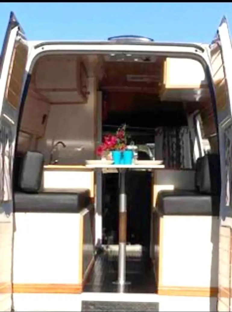 Alquiler 3 plazas CamperVan L3/H2 Llombards en Mallorca