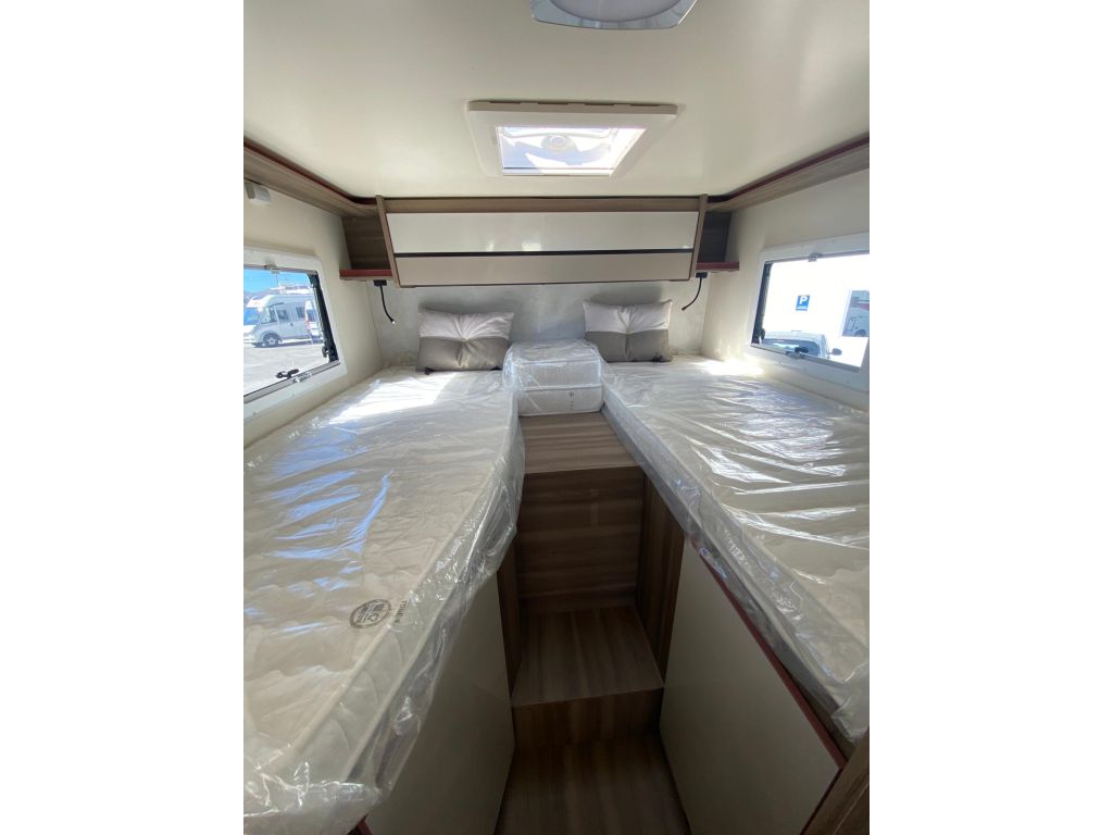 Alquiler 4 plazas Roller Team Kronos 281 TL Fit en Alicante