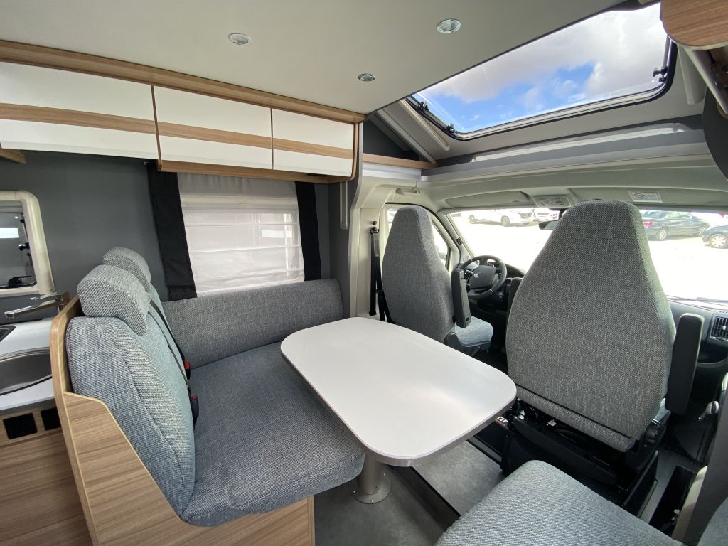 Alquiler 5 plazas Dethleffs Just T7052 en Huesca