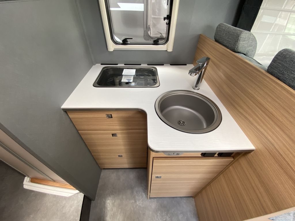 Alquiler 5 plazas Dethleffs Just T7052 en Huesca