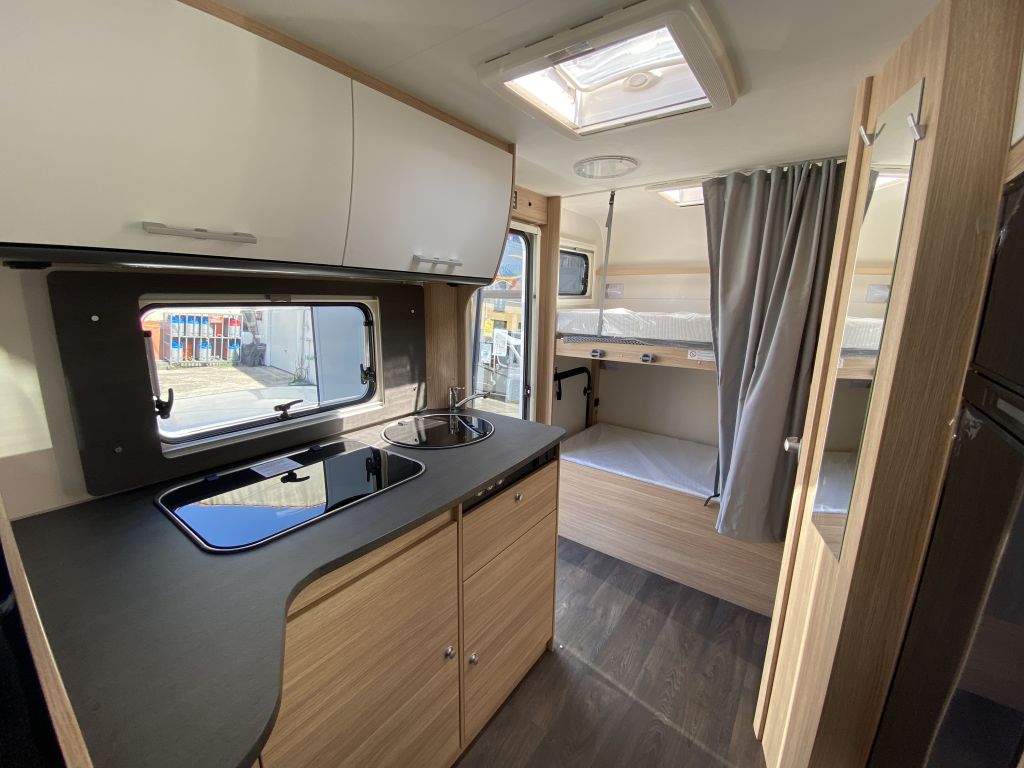 Alquiler 6 plazas Sunlight A72 en Huesca