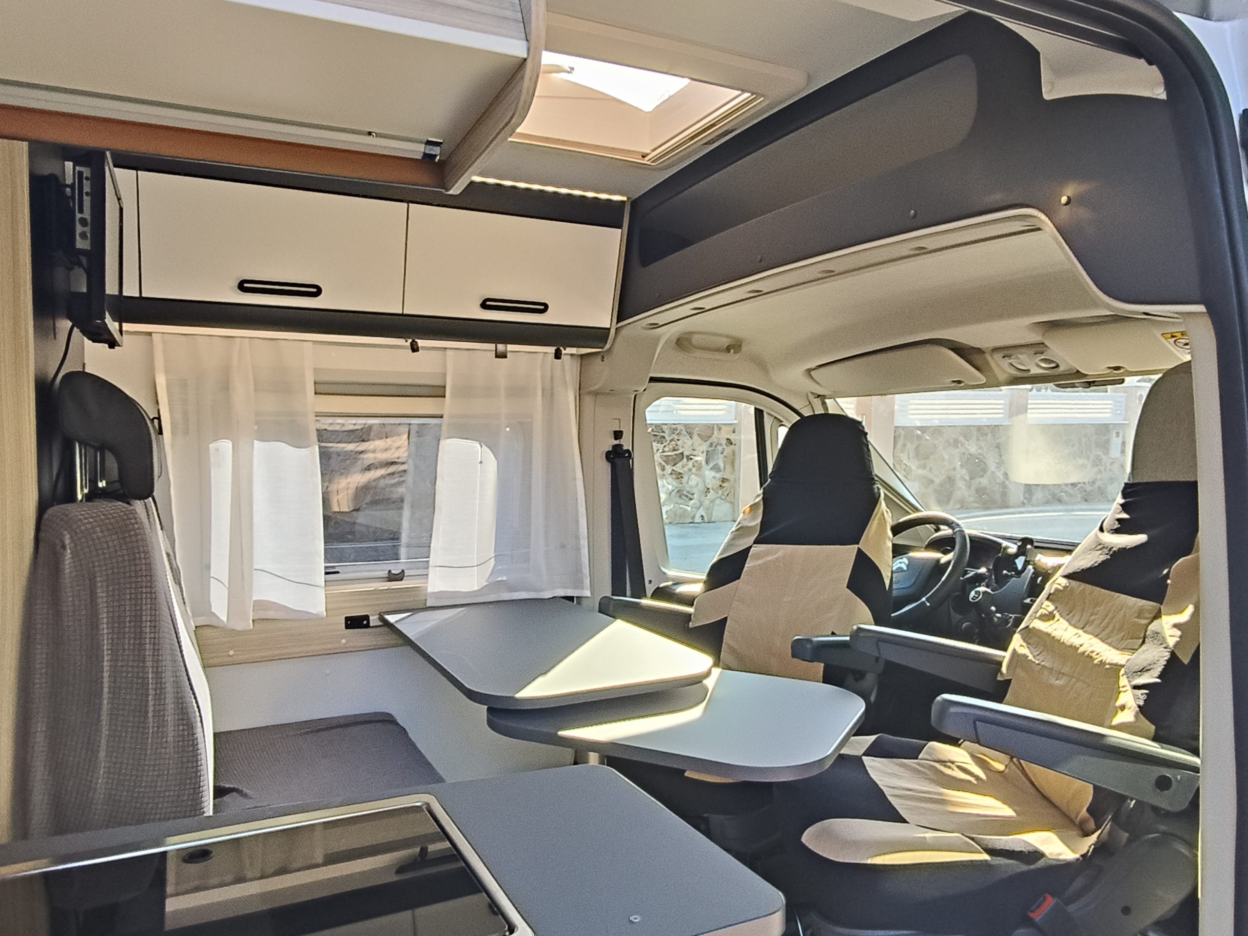 Alquiler 4 plazas Sun Living V60 SP Family en Barcelona